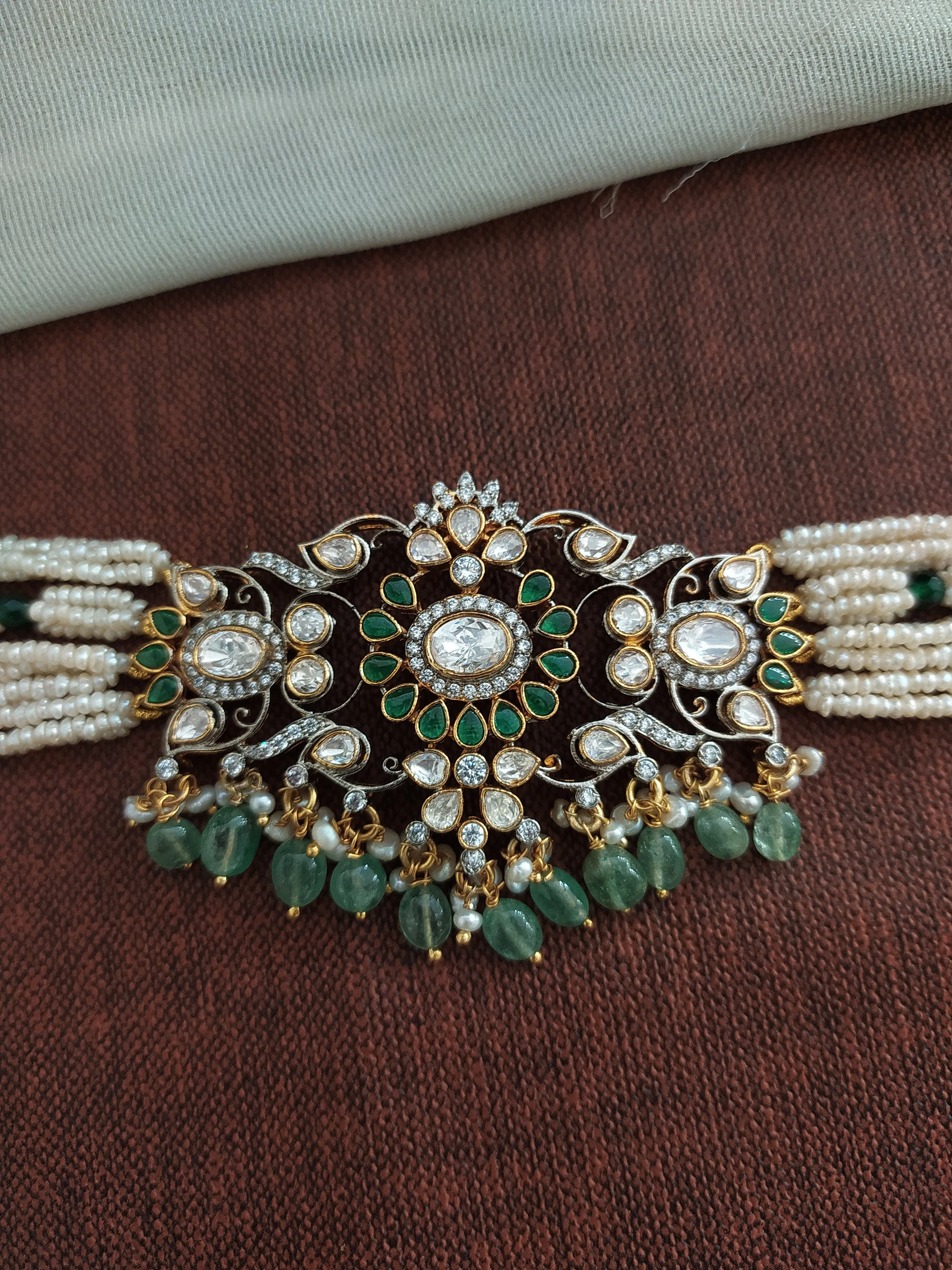 Alluring Silver Monzonite Choker With Pearls