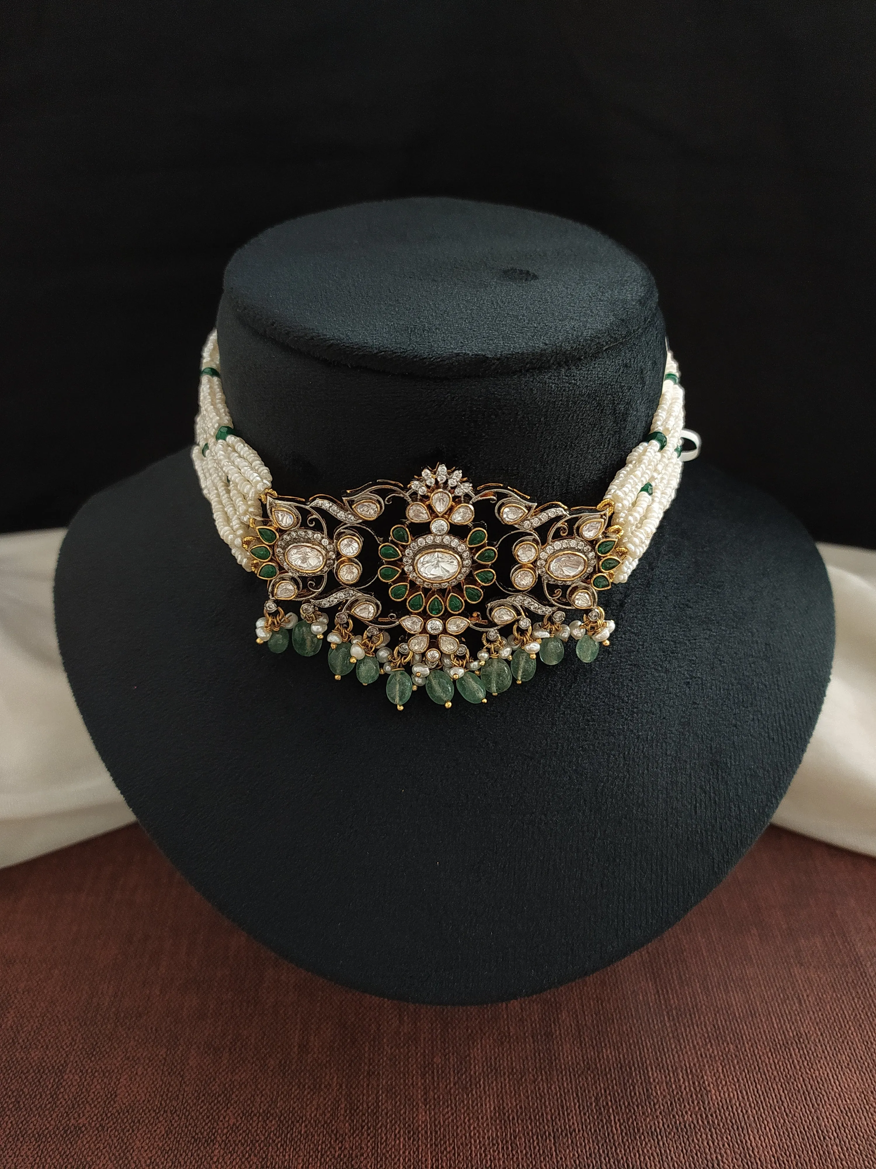 Alluring Silver Monzonite Choker With Pearls