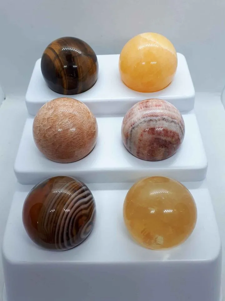 Gemstones - Spheres 40mm All sorted
