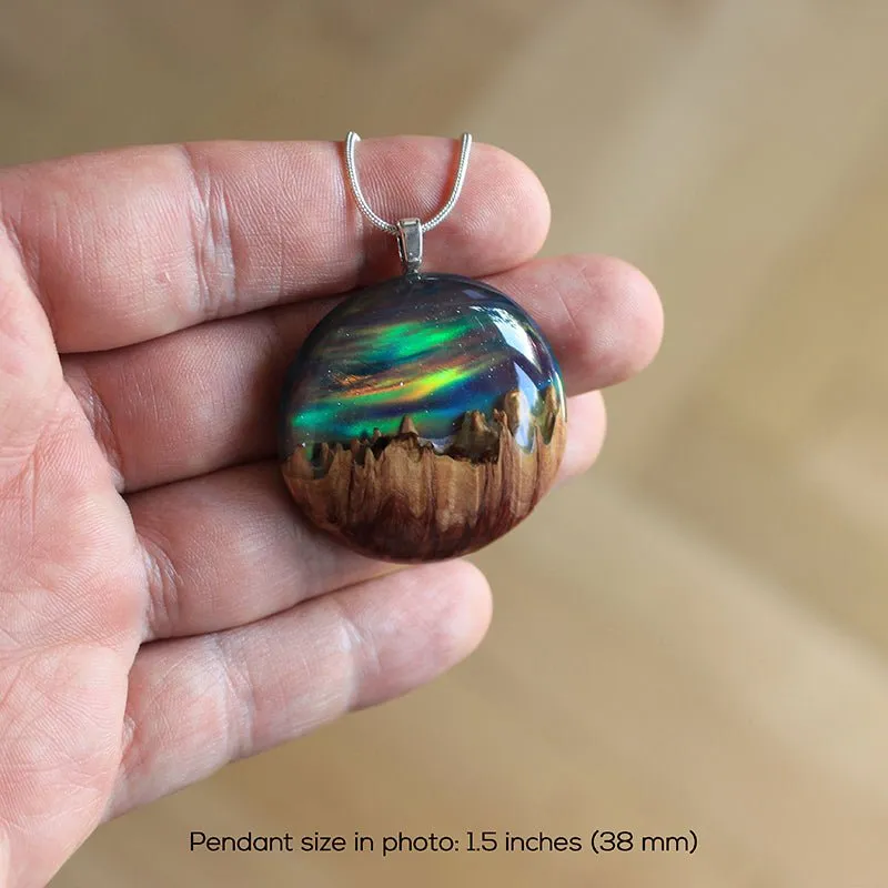 Red Sea | opal pendant [round]